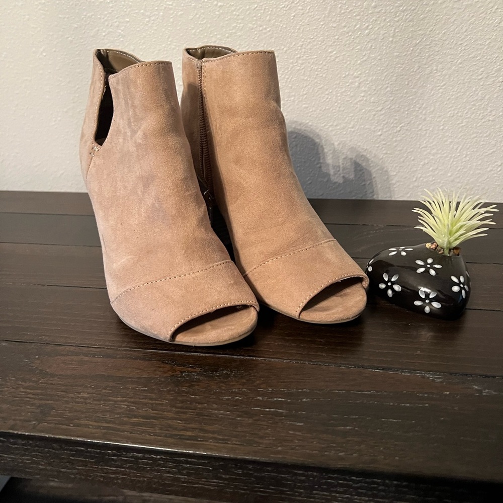 Apt 9 tan bootie heels worn once